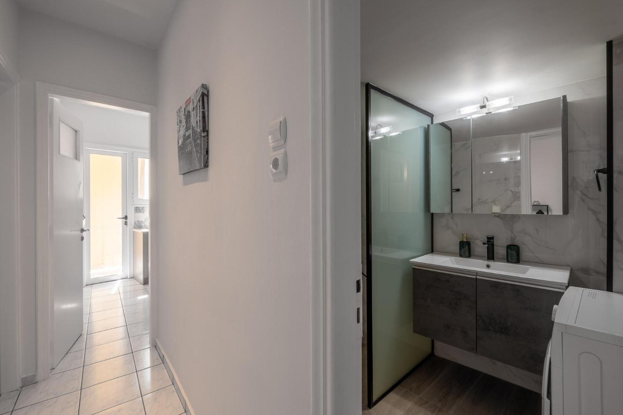 Lovely And Modern 3Bd Apartment Close To Ampelokipoi Metro Athens Luaran gambar
