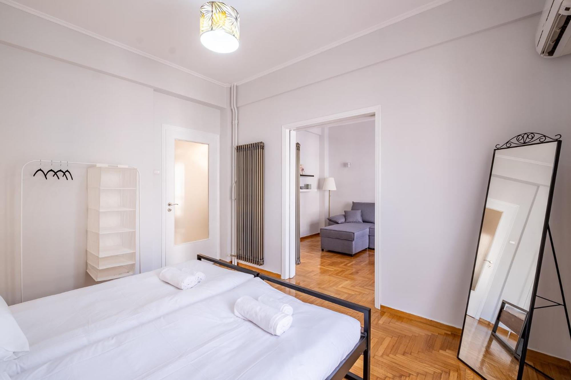 Lovely And Modern 3Bd Apartment Close To Ampelokipoi Metro Athens Luaran gambar
